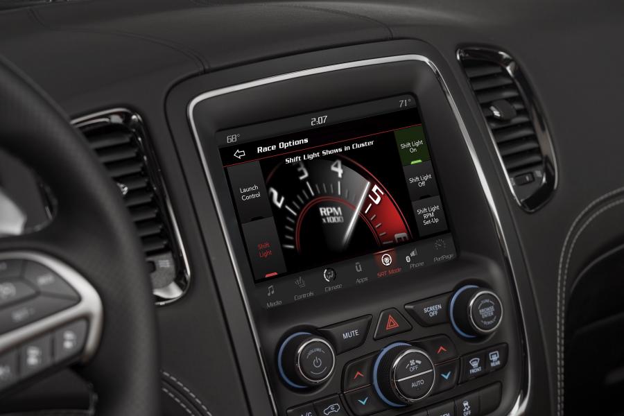 Детали интерьера Dodge Durango SRT (WD) 2017 года  (фото 95 из 100)